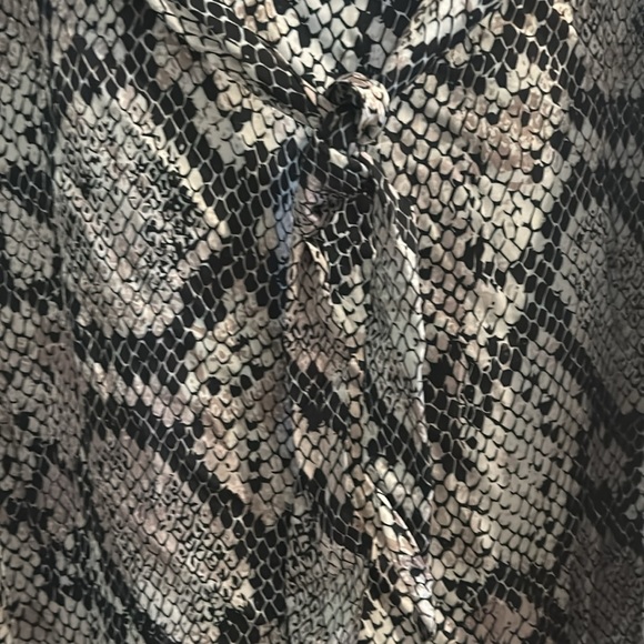 NWT, chaser, women’s silky cap sleeve dress, V-neck, button detail down front - Picture 7 of 11